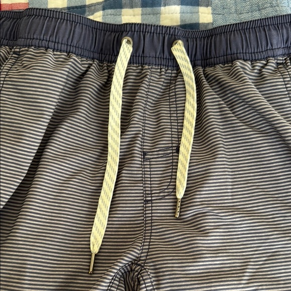 Vuori Kore Performance Shorts - Men's Small - Original inseam - Good condition - Picture 7 of 14